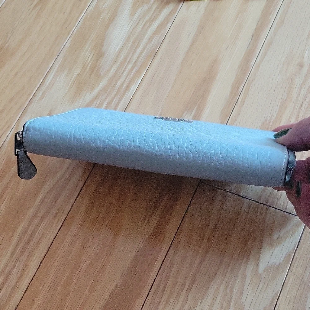 Coach Sky Blue Pebbled  Leather Wallet Full Zip Around - Picture 13 of 13